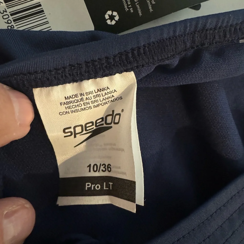 Speedo nwt size